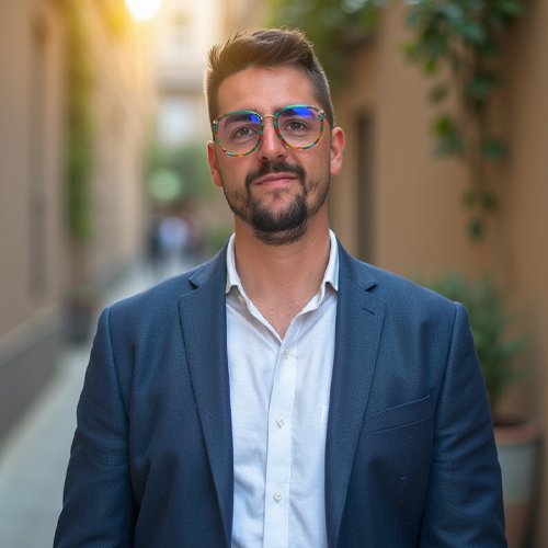 Porträtfoto von Lukas Maximilian Langer, Gründer & Unternehmer, ifdb