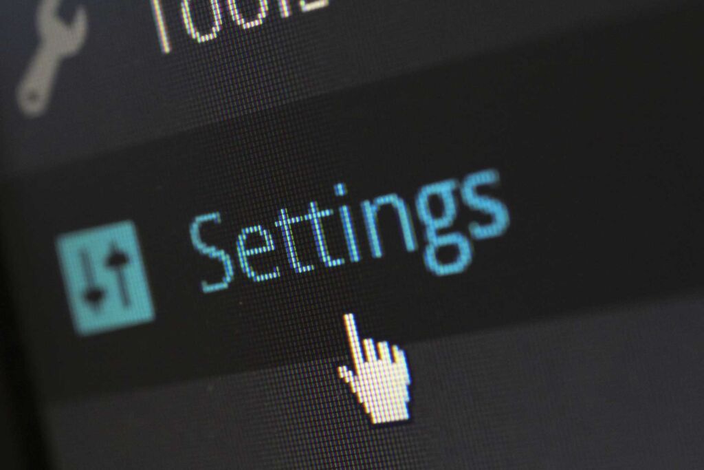 Cursor auf Einstellungen-Icon im Menü – Barrierefreie Navigation: WCAG-Standard für Menüführung im Web
